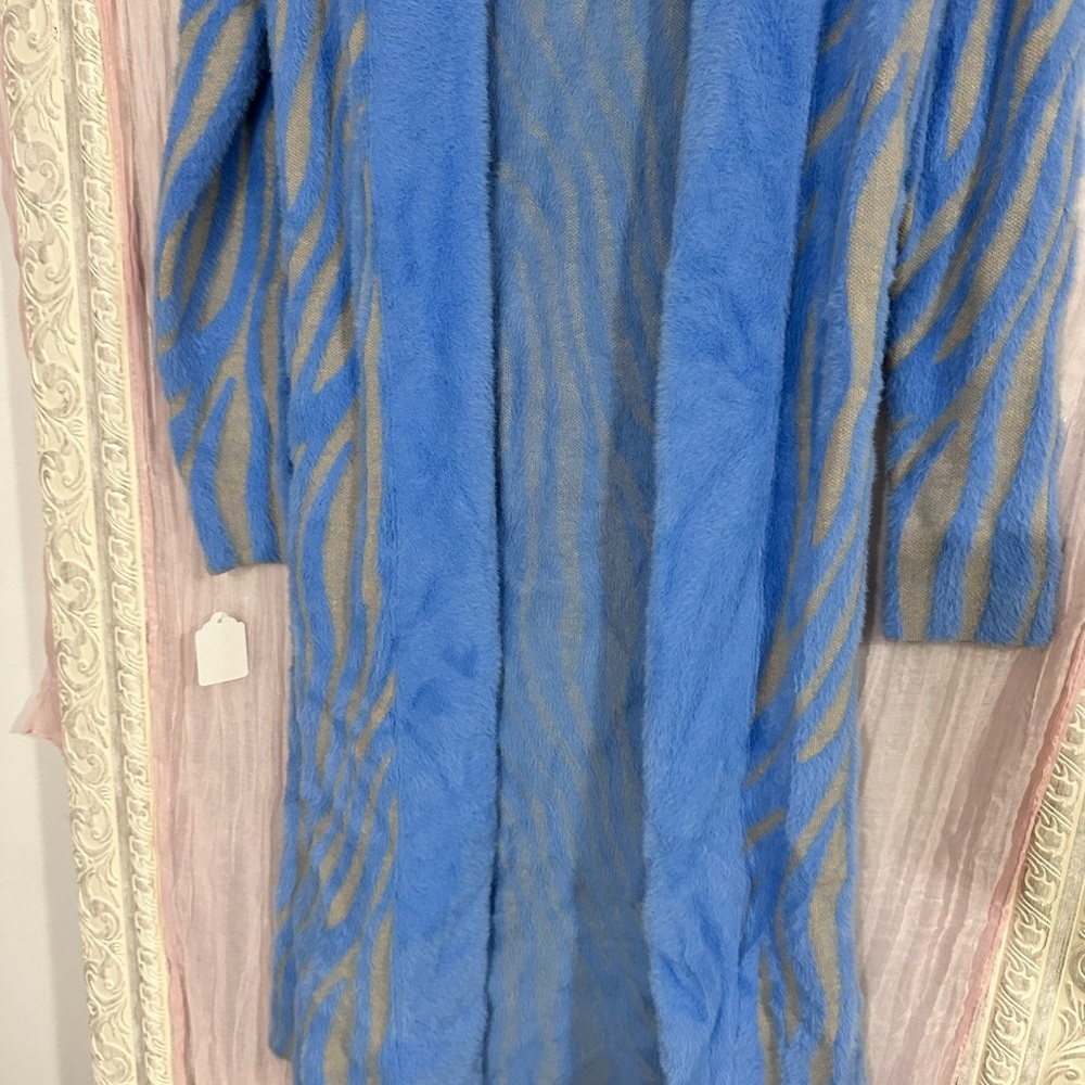 Hera Collection Blue and Tan Robe - Picture 7 of 7